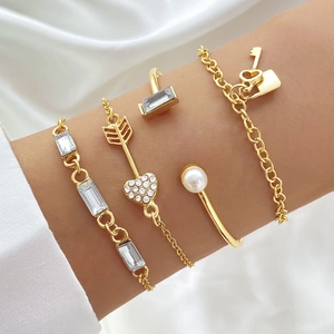 Juego de Pulseras de Aleación de Oro Con Colgantes de Corazón Flecha Llave Cerradura Decorado Con Perla Artificial y Zirconia