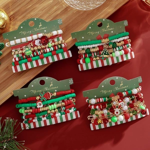 Set de pulseras navideñas multicapa con cuentas y colgantes de copos de nieve y campanas