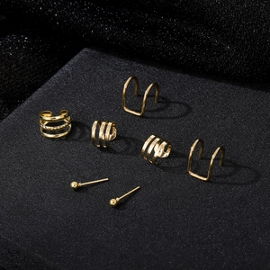 Set di 7 ear cuff minimalisti dorati con design a C multistrato per orecchie senza buco
