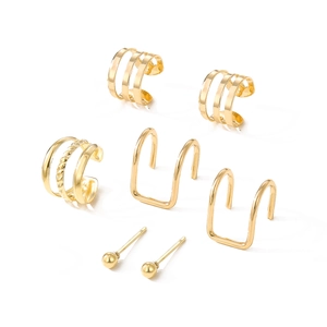 Set di 5 ear cuff dorati con design minimalista multistrato e forme a C traforate eleganti