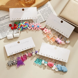 Set di 20 orecchini colorati in acrilico con forme di frutta, fiori e animali per bambini