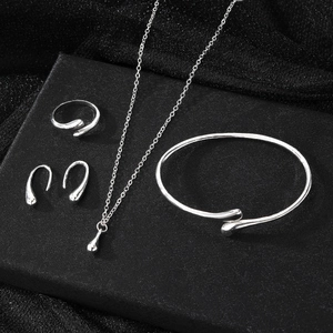 Elegante conjunto de joyas de plata de 4 piezas con collar, anillo y pendientes de gota