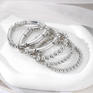 Lot de 5 bracelets en perles CCB argentées avec tubes lisses et design élastique empilable