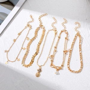 Fünfteiliges goldenes Fußkettchen-Set mit Ananas, Perle und Sternanhänger für Damen