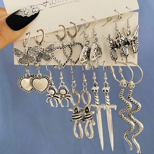 Gothic Silber-Ohrring-Set mit Schmetterling, Totenkopf, Schlange und Schwert-Anhängern