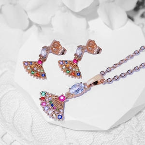Elegant rose gold jewelry set with colorful fan-shaped zircon necklace and earrings