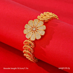 Luxurious gold-plated flower bracelet with white zircon inlay and leaf chain links