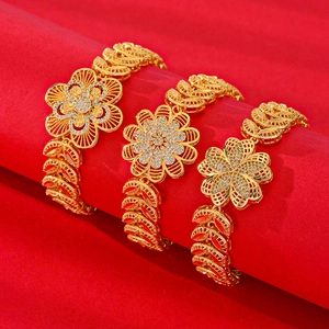 Luxueux Bracelet en Cuivre Plaqué Or avec Zircon Fleur pour Femmes Elégant Bracelet Chaîne Feuilles Ajouré Bijoux de Mariage Fête