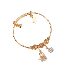 Pulsera dorada ajustable con dijes de mariposa en circonita y colgante de campana de corazón