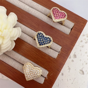 Anelli a cuore placcati oro 18K con cristalli pavé in rosa blu e bianco chic