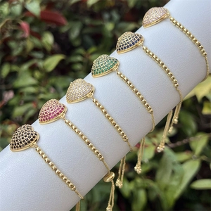 Pulseras de corazón ajustables bañadas en oro 18k con circonitas de colores en soporte
