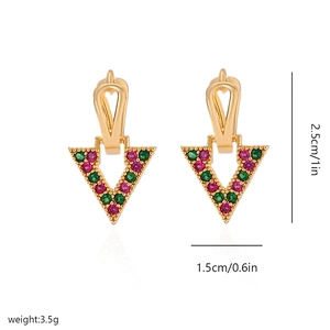 Goldene V-förmige geometrische Ohrringe mit rosa und grünen Zirkonsteinen, 2,5 cm x 1,5 cm