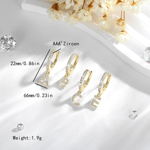 Boucles d'oreilles lettres A B C E avec zircons brillants plaqué or 14 carats