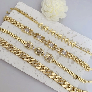 Set di bracciali in rame placcato oro 18 carats con zirconi colorati e smalto a goccia