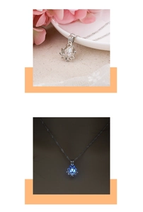Détail du pendentif lotus ajouré montrant l'aspect de jour et l'effet lumineux bleu de nuit