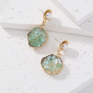 Vintage Geometrische Legering Groen Imitatiesteen Oorknopjes Met Kunstparelimitatie Hars Vergulde Oorbellen Voor Dames