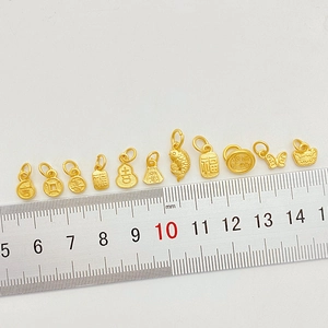Collectie traditionele vergulde Chinese geluksbrengers en hangers voor DIY-sieraden