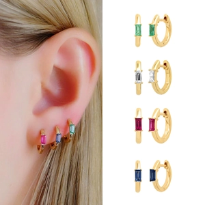 Luxus Kupfer Strass Huggie Hoop Ohrringe Rechteckige Baguette Schliff Kristall Kleine Gold Silber Plattierte Ohrringe Für Damen Schmuck