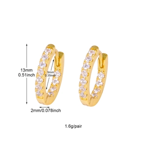 Créoles plaquées or avec zircons cubiques et spécifications de dimensions détaillées