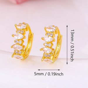 Luxe gouden oorringen met marquise en ronde zirkonia steentjes, maat 13mm bij 5mm