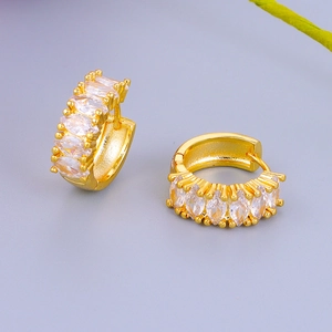 Luxe gouden oorringen met marquise geslepen zirkonia kristallen voor een chique look