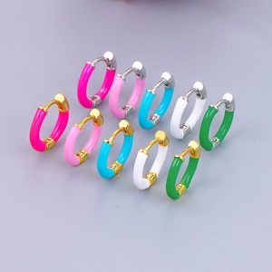24K Vergulde Messing Emaille Oorbellen Met Zirconia Kleurrijke Druppelolie Kleine Huggie Oorbellen Voor Vrouwen Sieraden