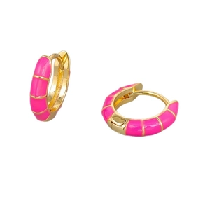 Orecchini a cerchio dorati con finitura in smalto rosa vivace in stile minimalista