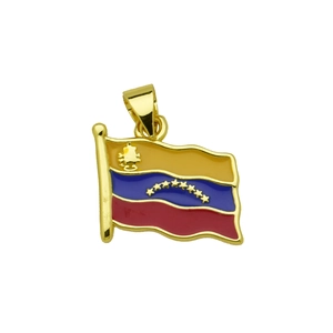 Detail van de schildvormige Venezuela vlag hanger van 18K verguld koper met email