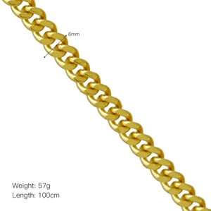 Vue détaillée d'une chaîne cubaine en cuivre plaqué or 18 carats de 6 mm de large