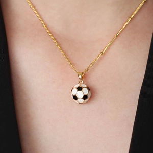 Ciondolo da Calcio in Rame Placcato Oro 18K Strass Smalto Ciondolo Sportivo Gioielli da Donna Ciondolo Solo Senza Catena