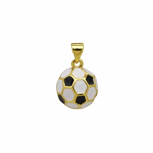 Dettaglio di un ciondolo a forma di pallone da calcio con smalto bianco e nero in oro 18K