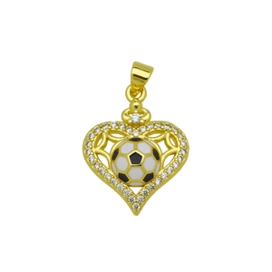 Dettaglio del ciondolo a cuore dorato con pallone da calcio in smalto e zirconi incastonati