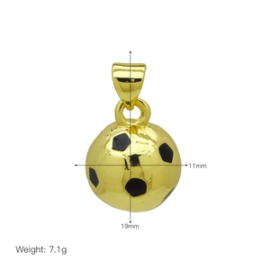 Dettaglio del ciondolo calcio dorato 11mm x 19mm con misure di peso e dimensioni