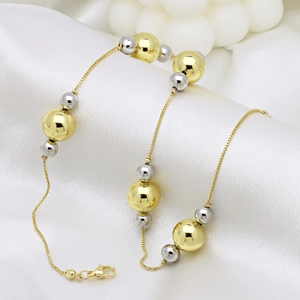 Collier élégant bicolore or et argent avec chaîne maille miroir sur soie blanche
