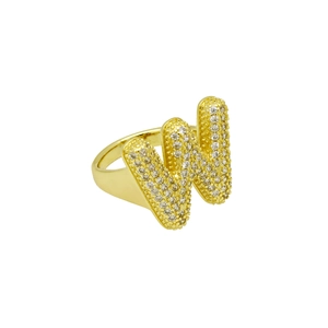 Detailweergave van de 18k vergulde ring met letter W en zirkonia stenen in bubble-stijl