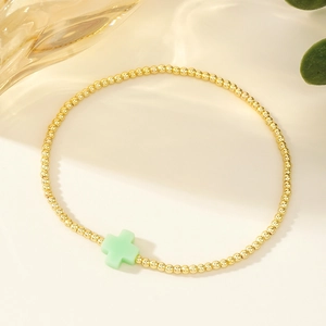 Elegante bracciale di perle dorate con ciondolo a croce verde menta accessorio moda