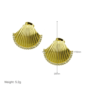 Vista dettagliata degli orecchini a conchiglia con dimensioni 20mm e peso di 5,2g