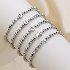 Bracciale di Perle con Lettera a Palloncino Alfabeto per Donna Rame Galvanizzato Charm Iniziale Personalizzato Gioielli Argento Oro