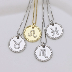 Collane con ciondolo zodiacale in oro e argento con bordi a corda e zirconi incastonati