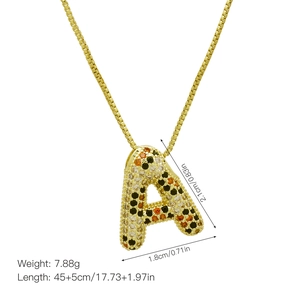 Goldene Halskette Buchstabe A mit dreifarbigen Zirkonia und 45cm Box-Kette Design
