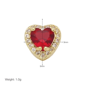 Ciondolo a cuore in oro 18k con gemma rossa e contorno di zirconi cubici chiari