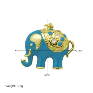 Detail van de 23x24mm blauwe olifant hanger met 18k goudlaag en fonkelende kristallen
