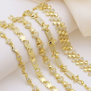 Pulsera de Lujo de Cobre Bañado en Oro para Mujer con Circón Incrustado Corazón Estrella Luna Mano de Fátima Dije Joyería de Moda