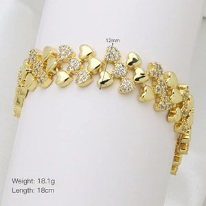 Detalle de pulsera de corazones dorados de 18cm con pavé de circonitas y 12mm