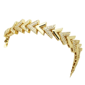 Elegante bracciale placcato oro 18K con maglie a V e brillanti zirconi incastonati