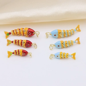 Pendentifs carpe koi articulés en émail coloré avec placage or pour création bijoux