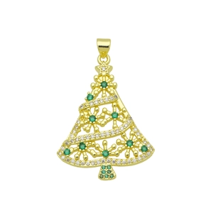 Dettaglio pendente albero di Natale placcato oro 18K con zirconi verdi e bianchi lucidi