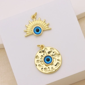 Pendentifs œil maléfique plaqués or 18 carats en forme de soleil et ronds martelés