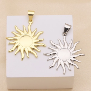 Minimalist sun pendant in 18K gold and silver plating with wavy rays and concave center
