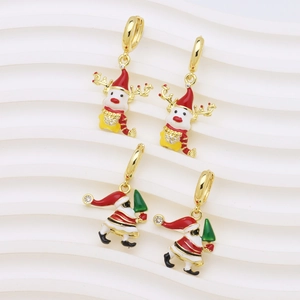 Orecchini di Natale con Babbo Natale e renna in metallo dorato con smalto colorato